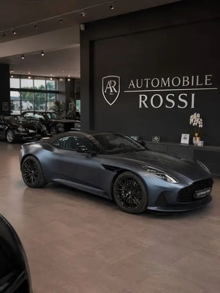 Aston Martin DB12