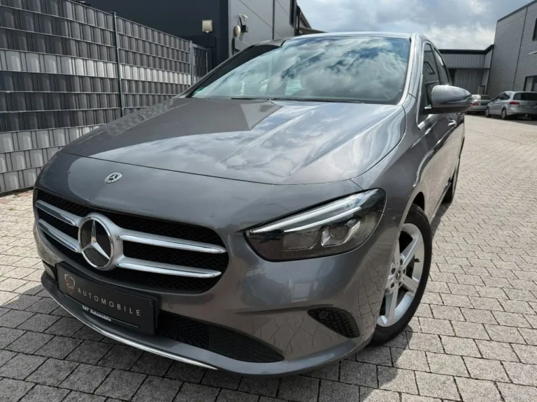 Mercedes-Benz B 180