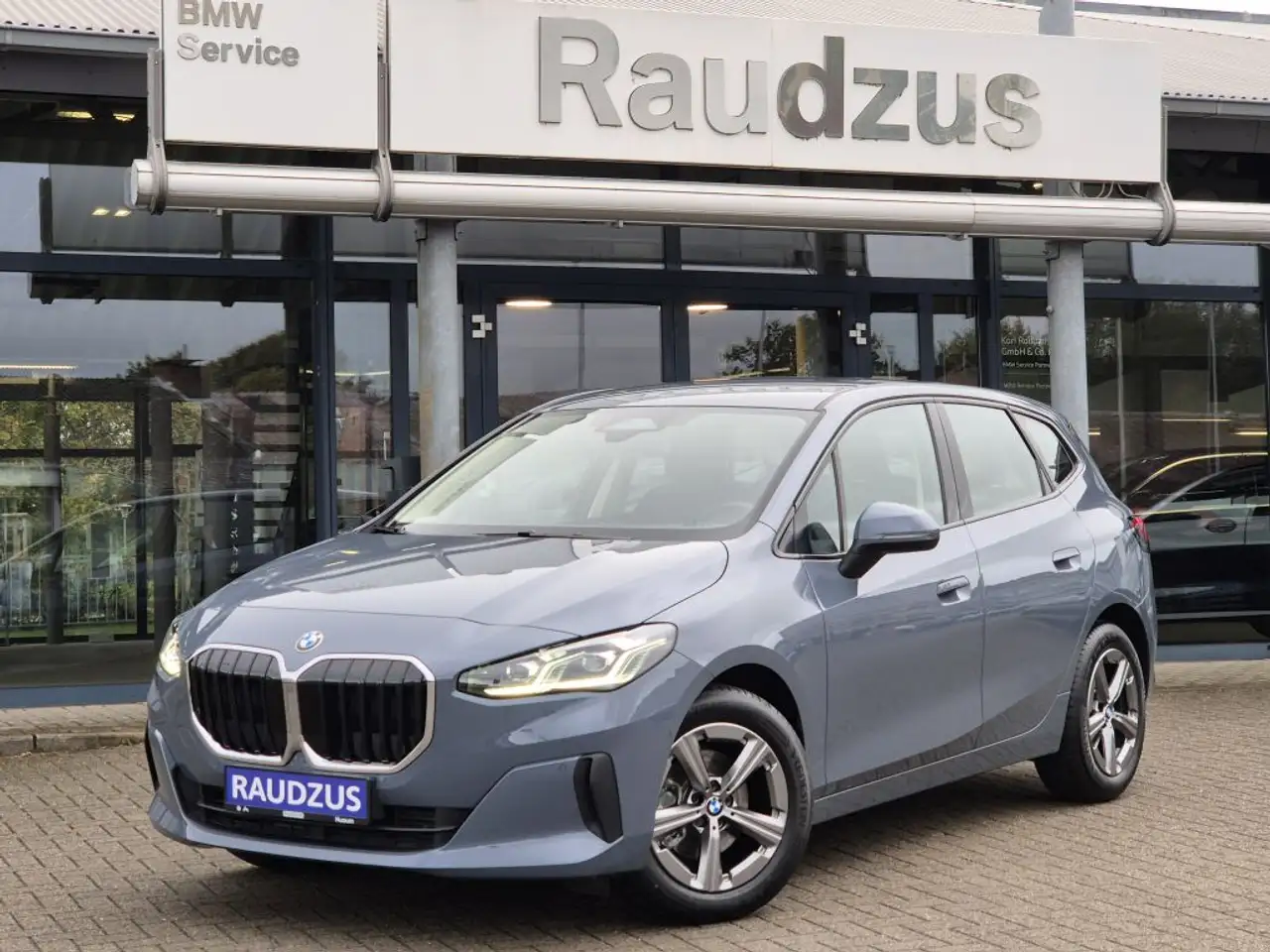 BMW 216