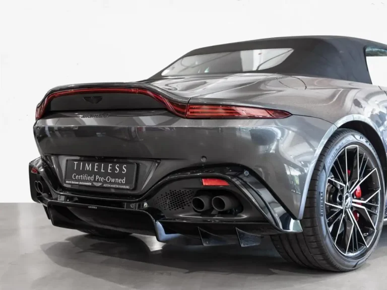 Aston Martin V8