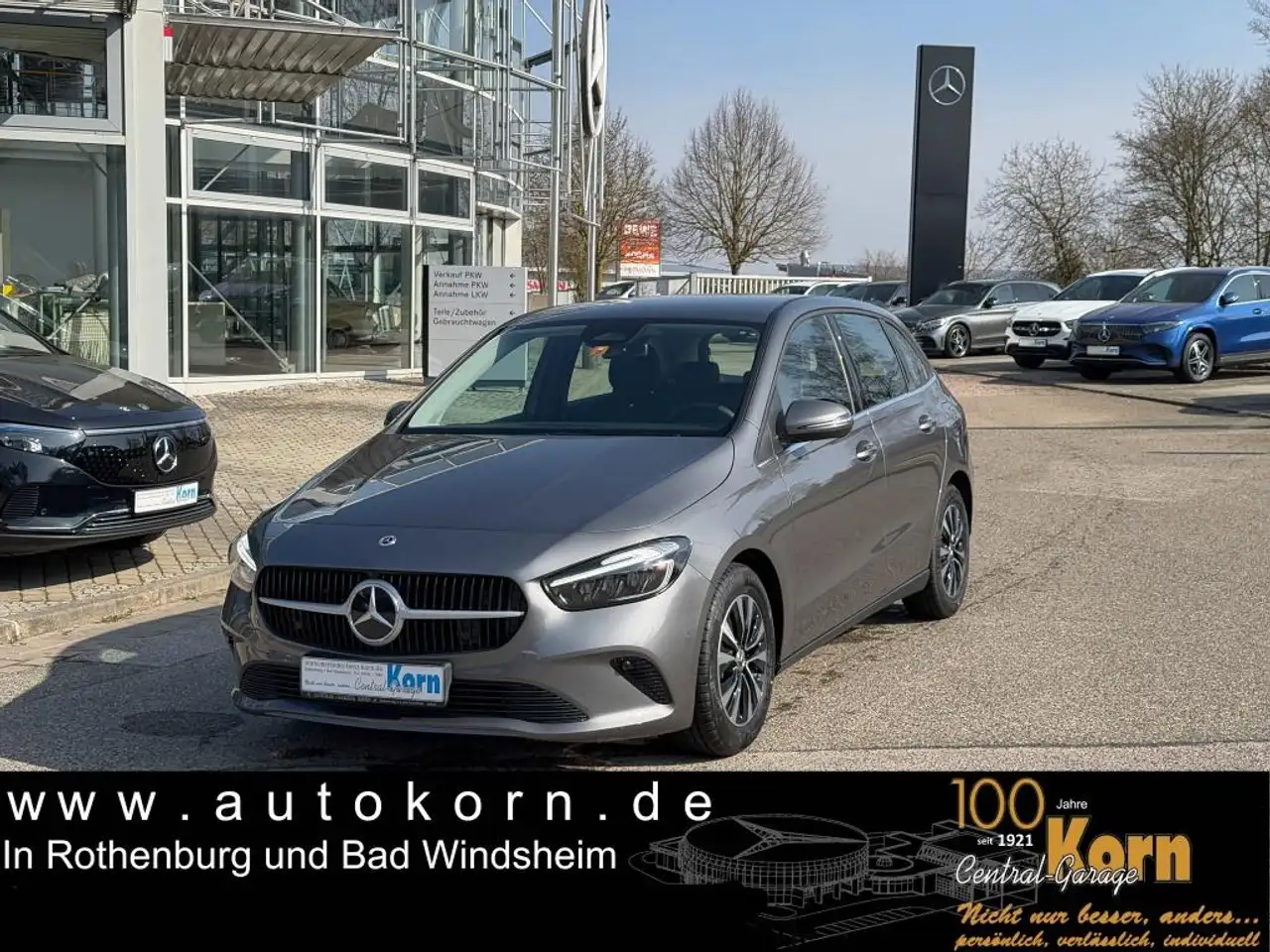Mercedes-Benz B 180
