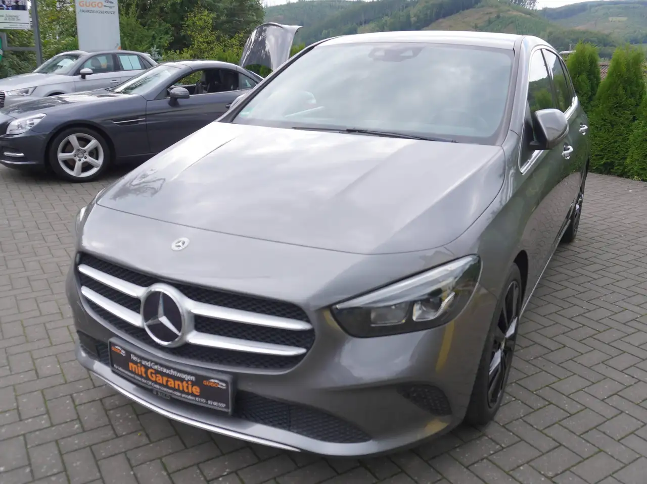 Mercedes-Benz B 180