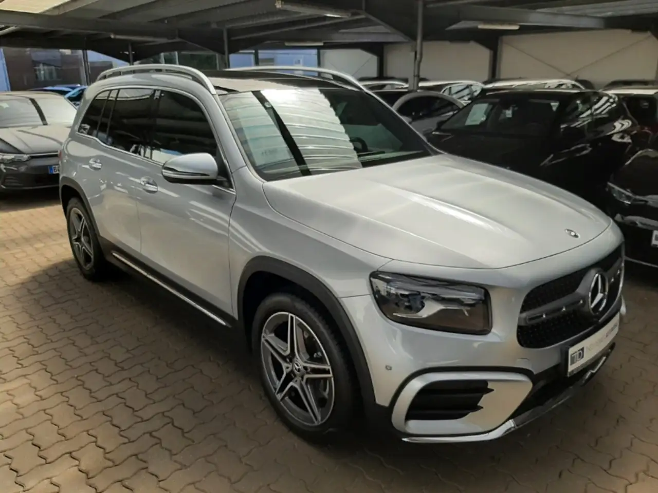 Mercedes-Benz GLB 200
