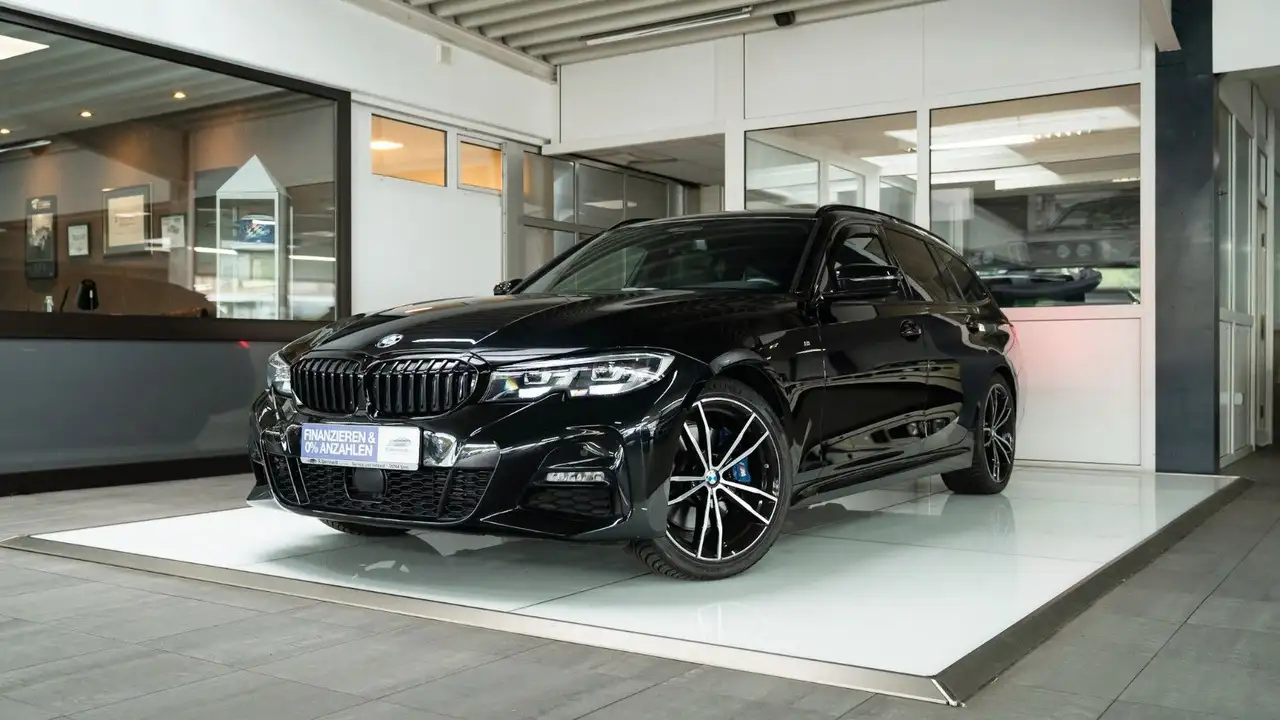 BMW 330