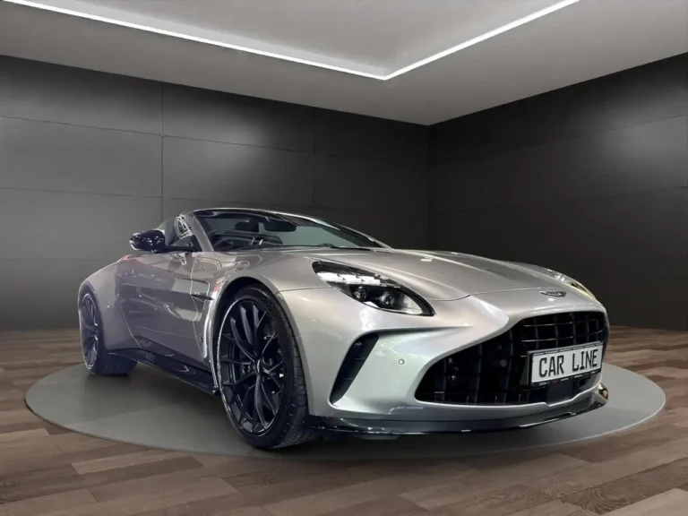 Aston Martin V8