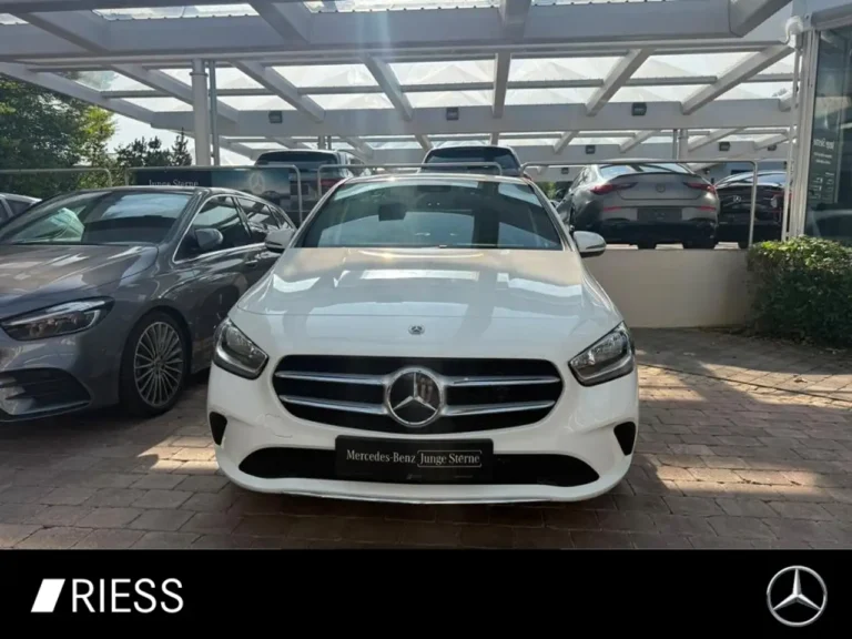 Mercedes-Benz B 180