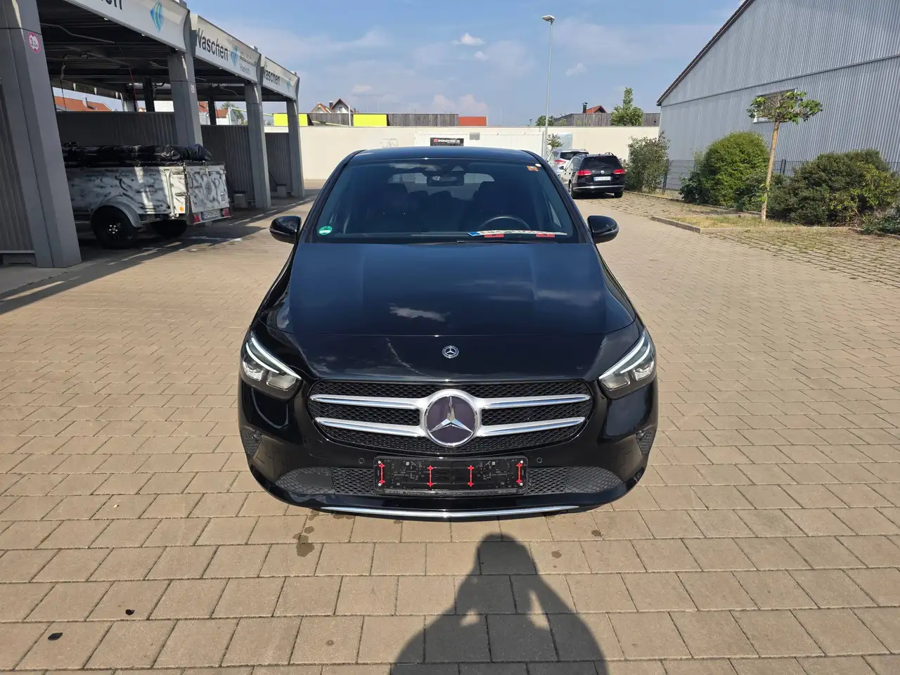 Mercedes-Benz B 180