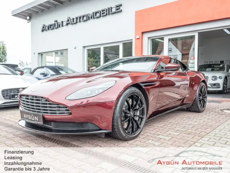 Aston Martin DB11